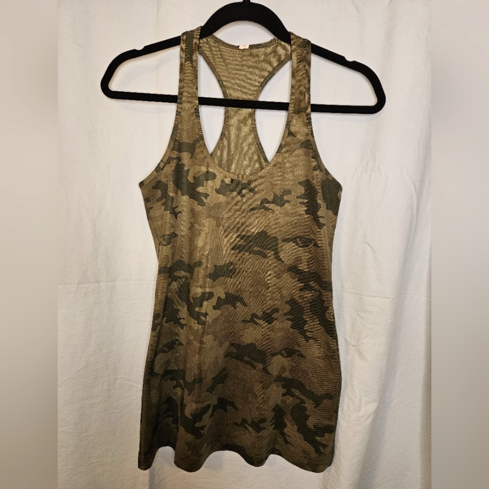 Lululemon Cool Racerback Tank in Savanna Camo Fatigue Green - Size 8